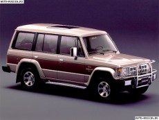 mitsubishi_pajero_i_2.jpg