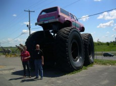 1245421379_big_tires_15.jpg